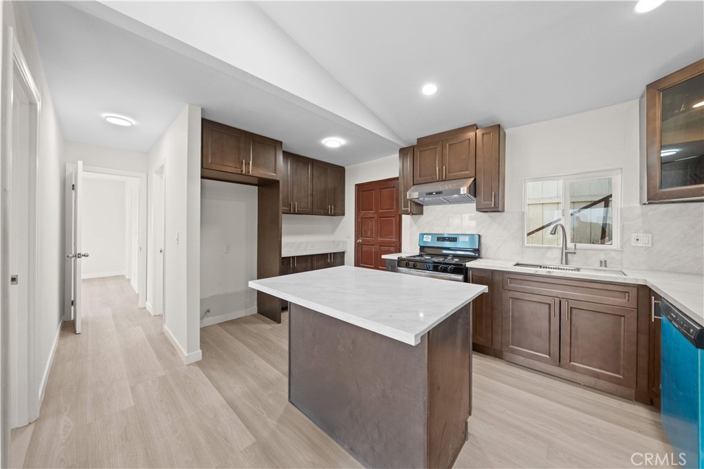 1021 Mooney