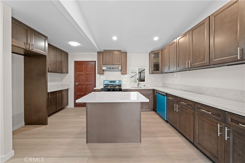 1021 Mooney
