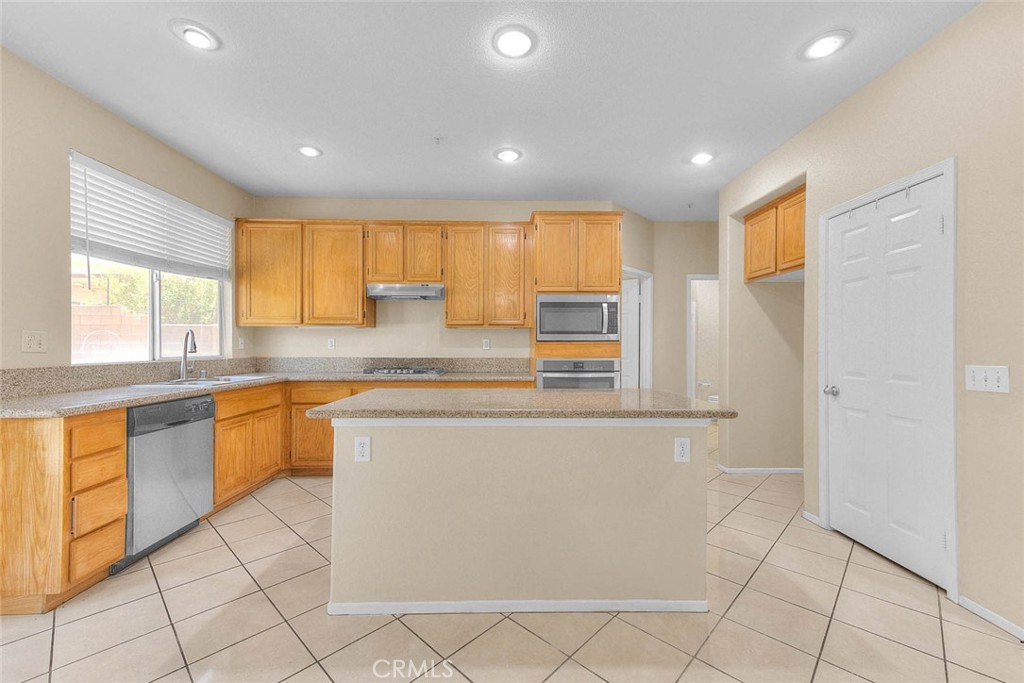 5793 Oakdale Lane