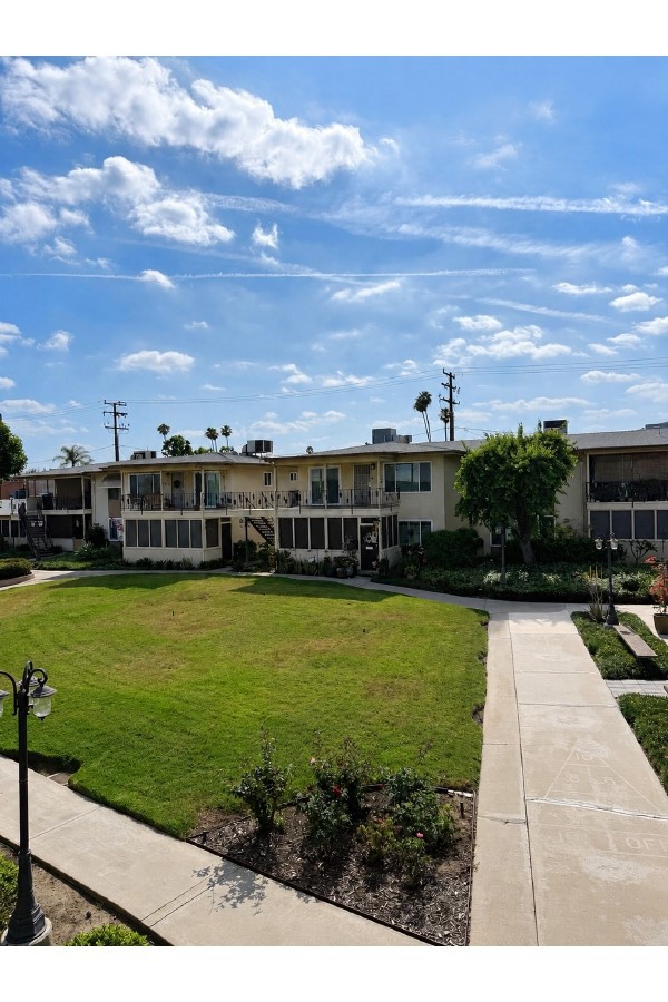 228 De Anza