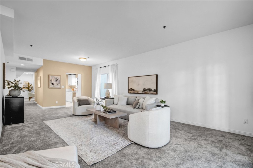 1921 Malcolm Avenue 201
