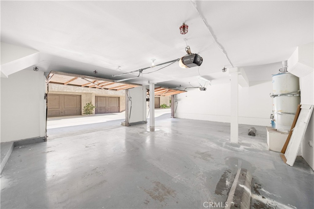 1290 Elm