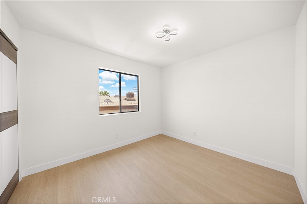 1290 Elm