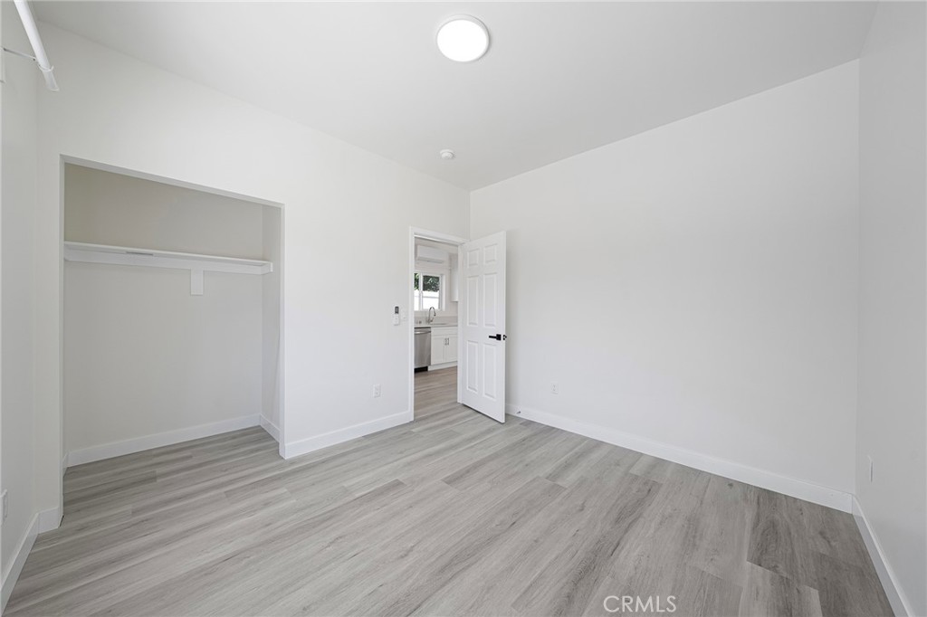 2423 Myrtle Ave