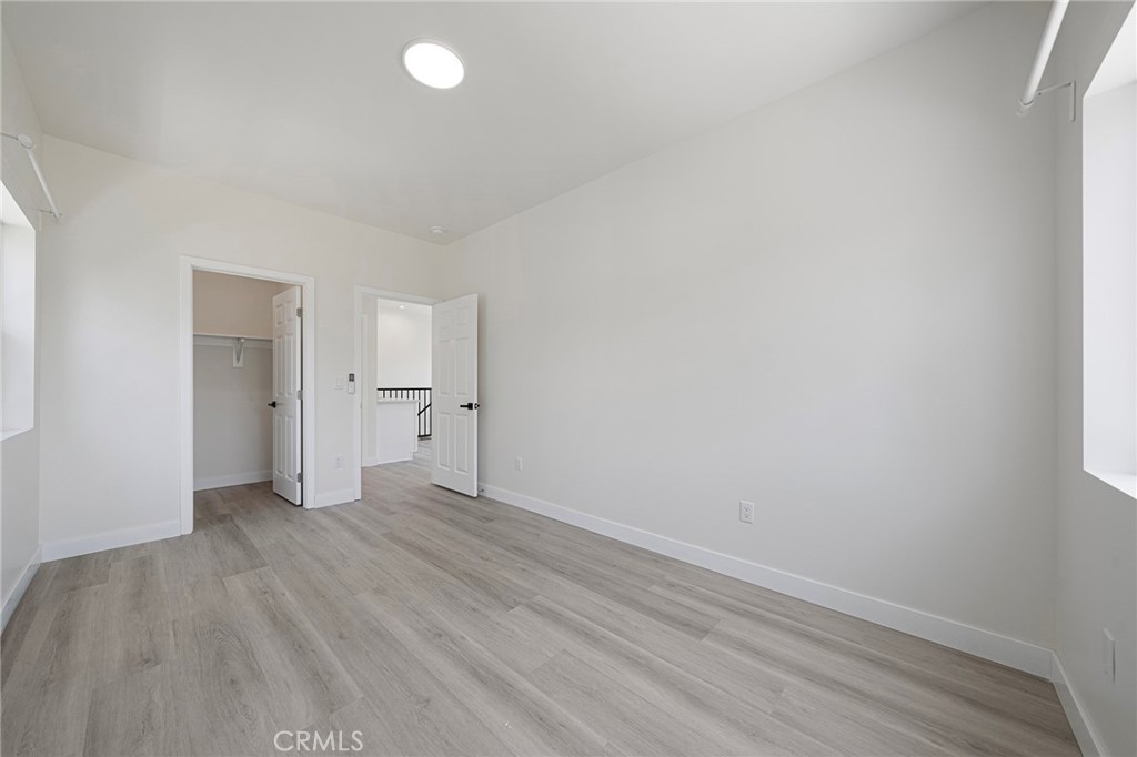2423 Myrtle Ave