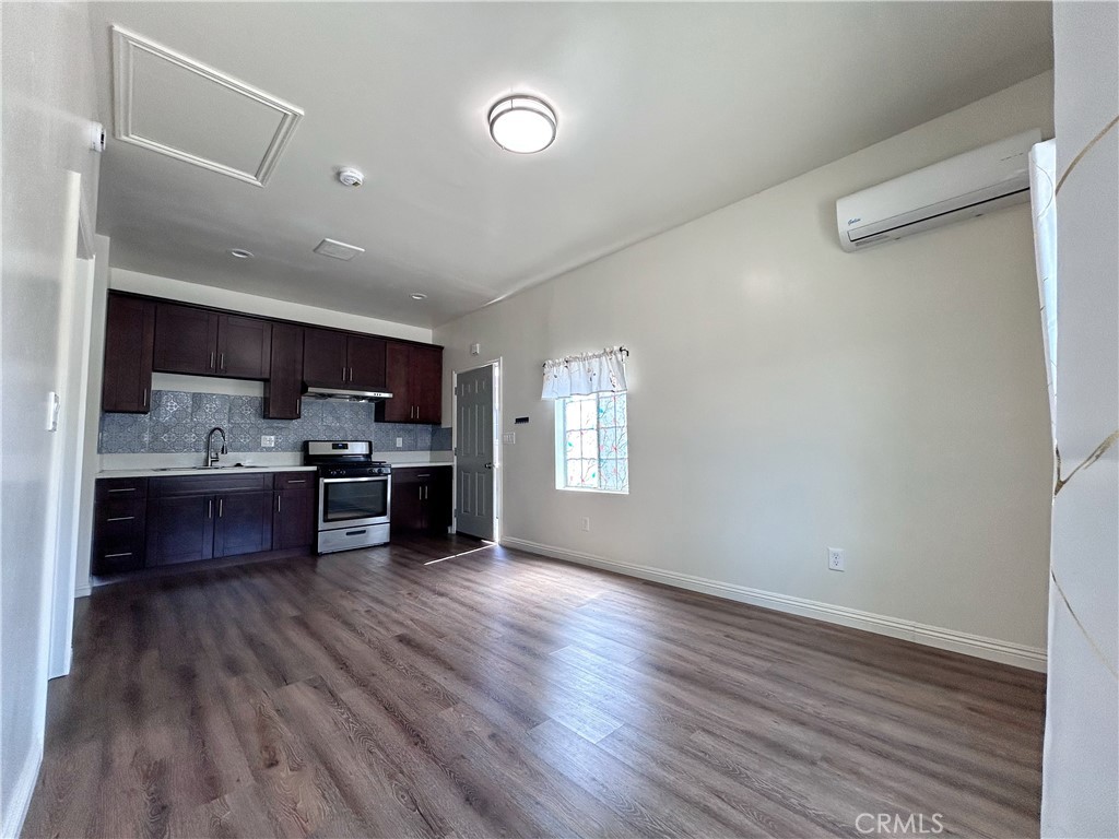 946 Barbara Ln