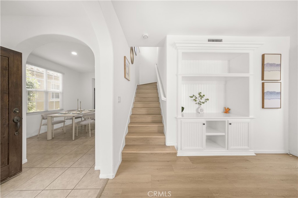 102 Chantilly