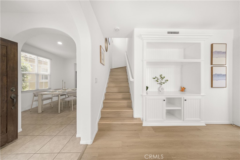 102 Chantilly