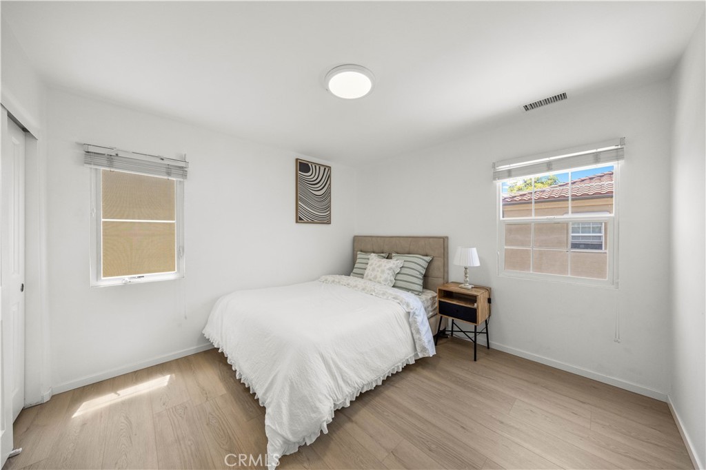 102 Chantilly