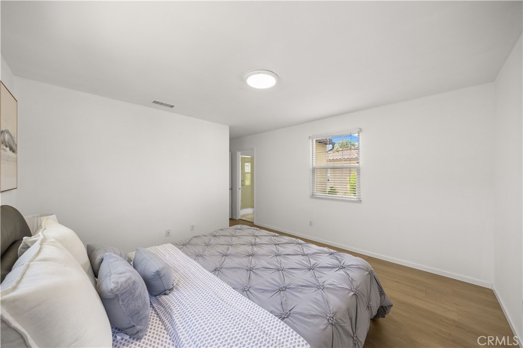 102 Chantilly