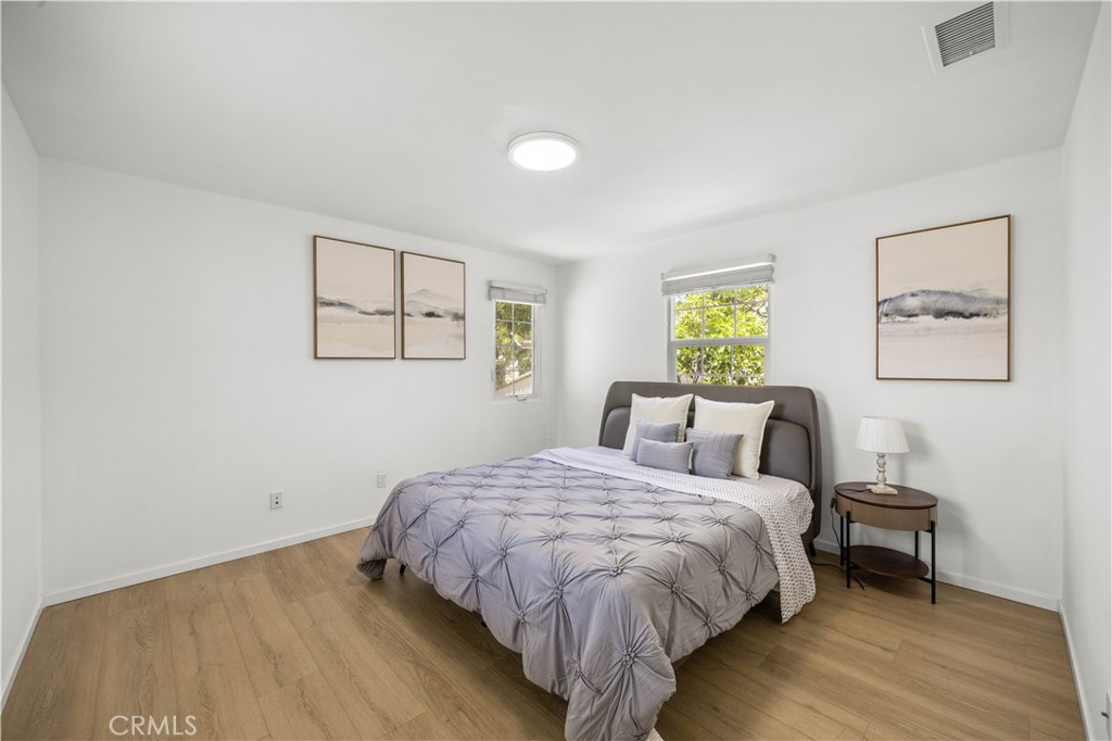 102 Chantilly