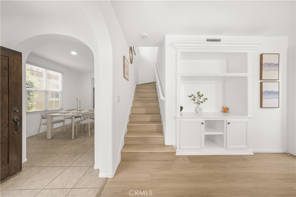 102 Chantilly