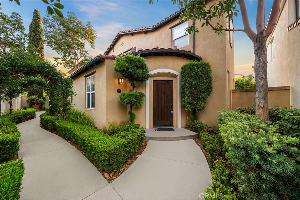 102 Chantilly