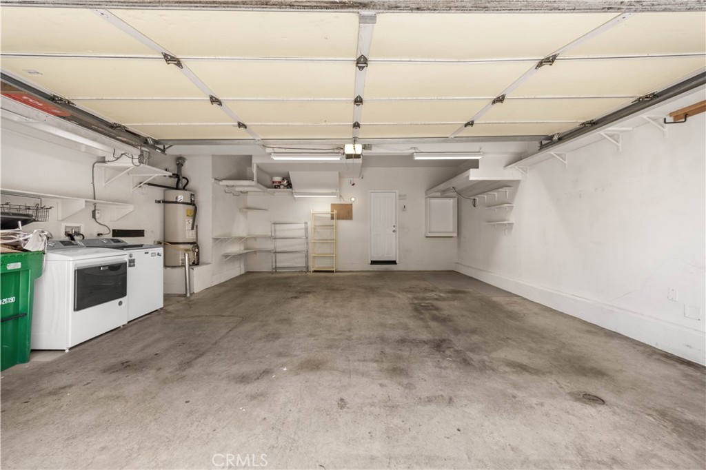 102 Chantilly