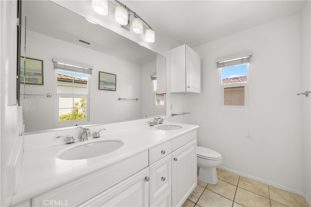 102 Chantilly