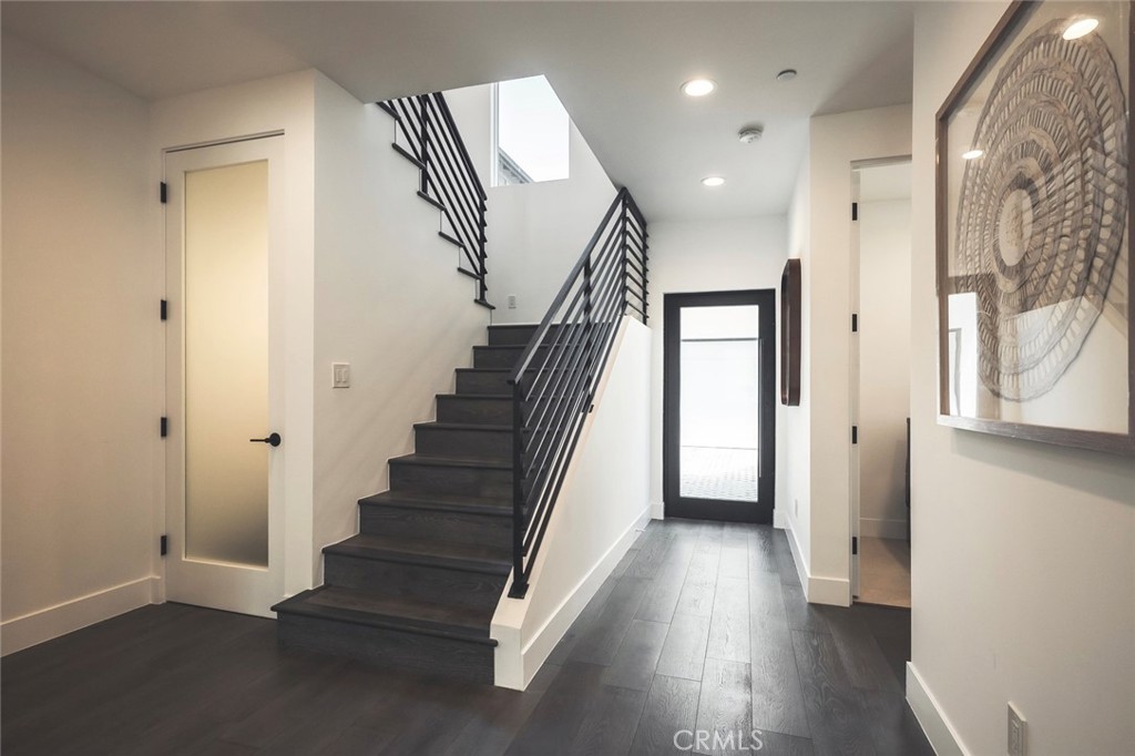 542 N Commonwealth
