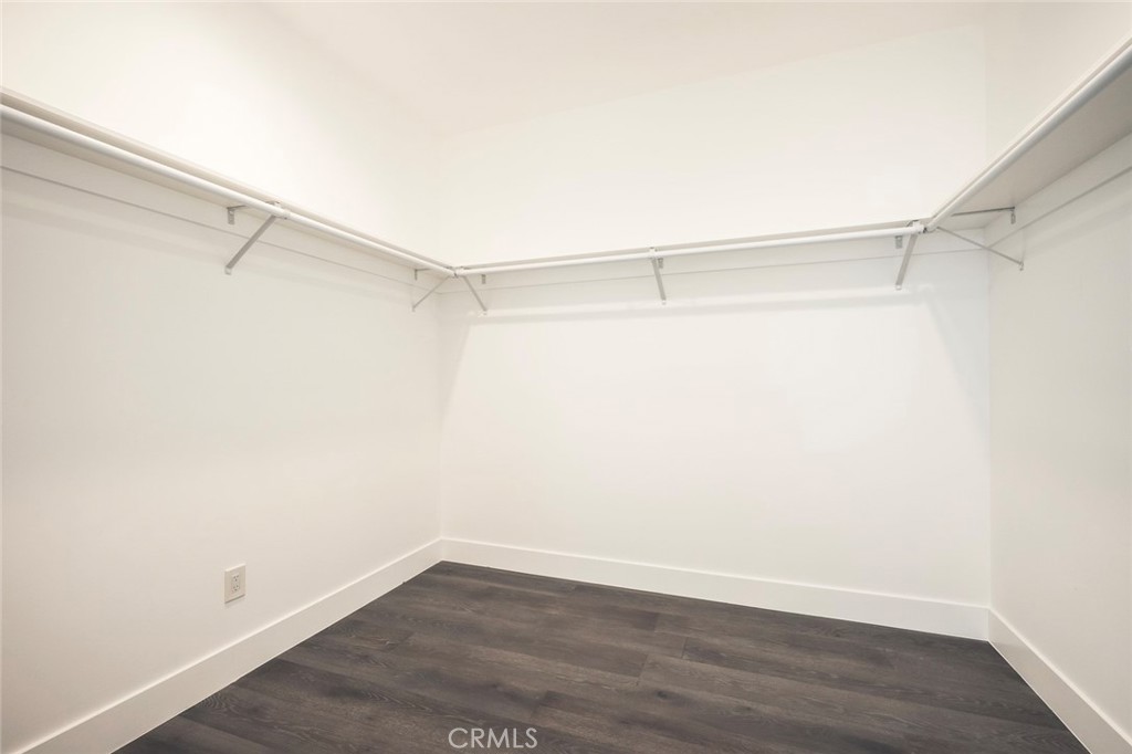 542 N Commonwealth