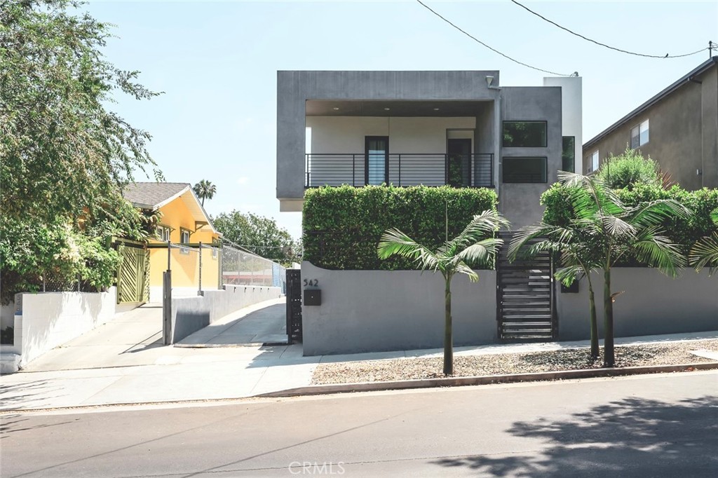 542 N Commonwealth