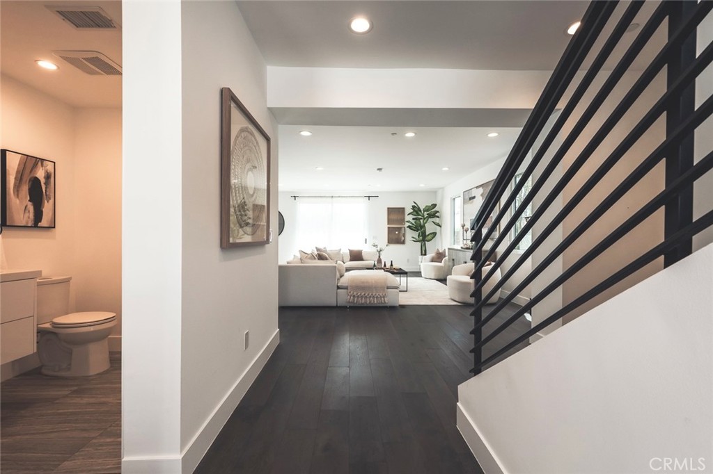 542 N Commonwealth
