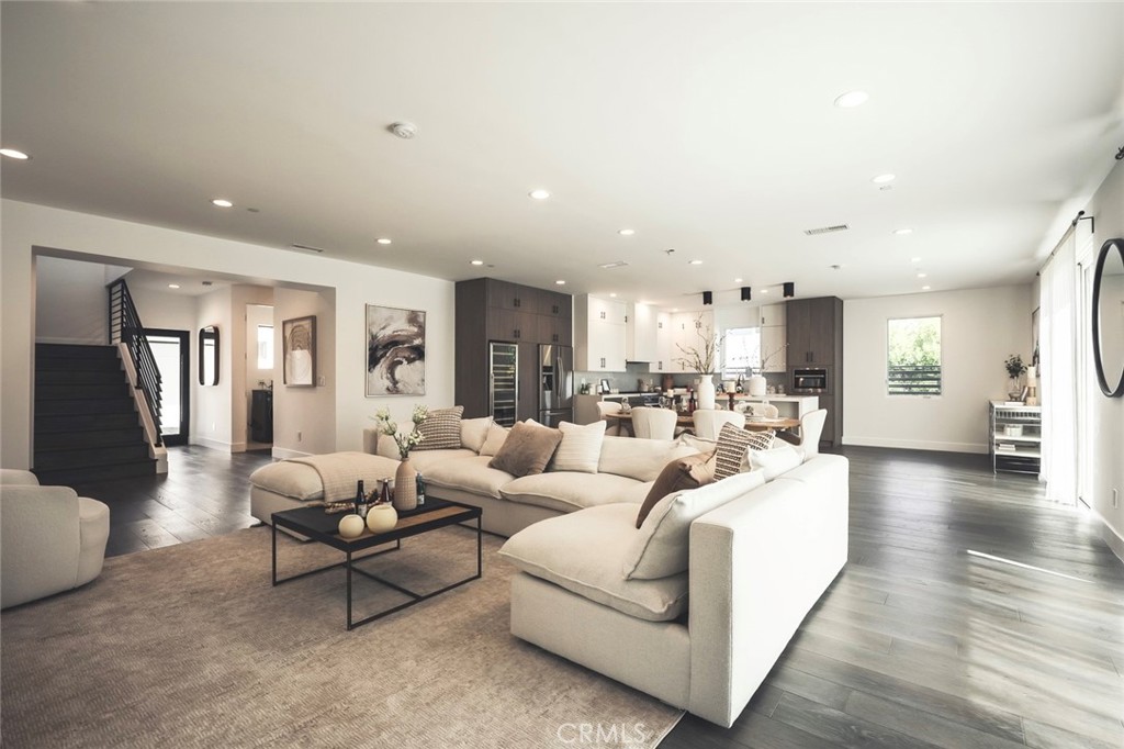 542 N Commonwealth