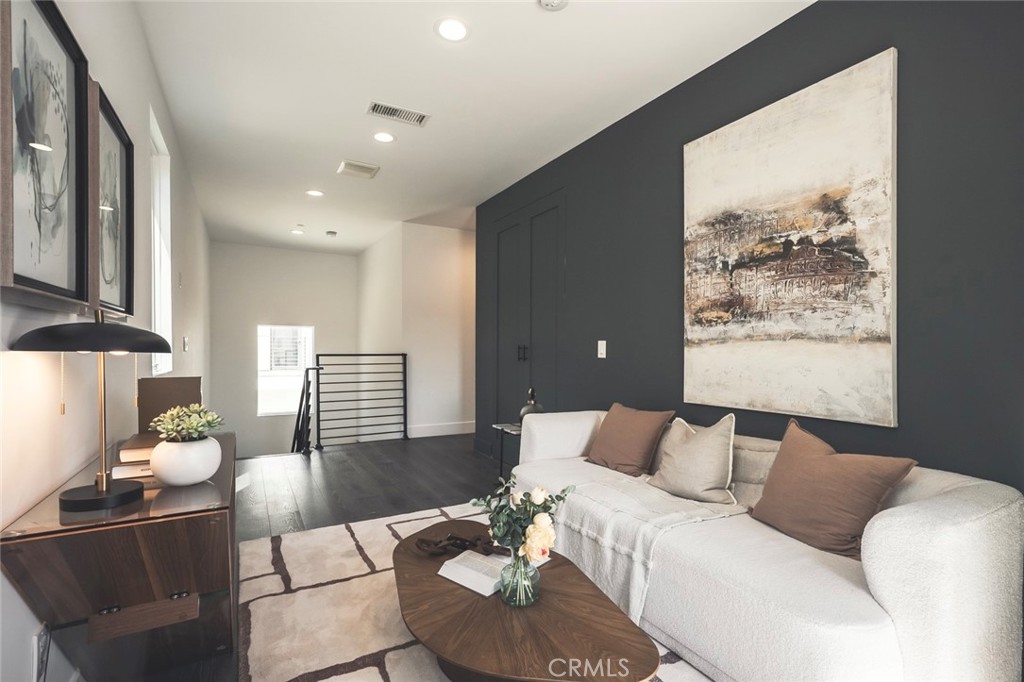 542 N Commonwealth