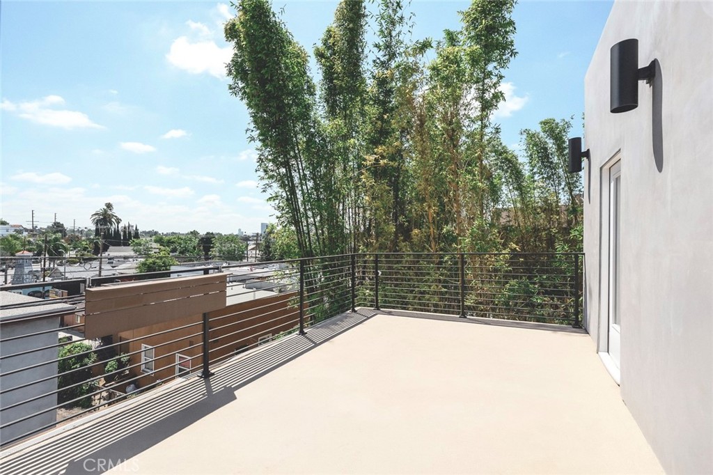 542 N Commonwealth