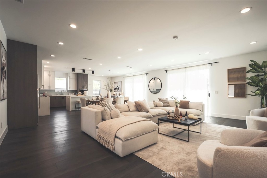 542 N Commonwealth