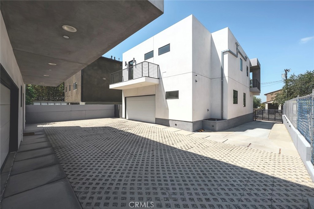 542 N Commonwealth