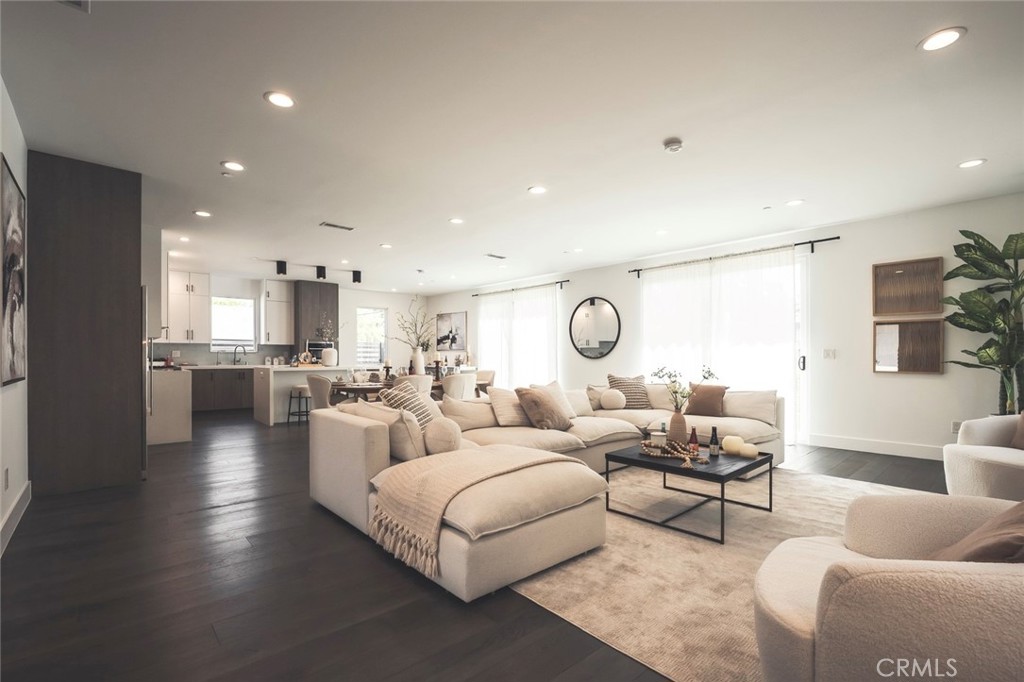 542 N Commonwealth