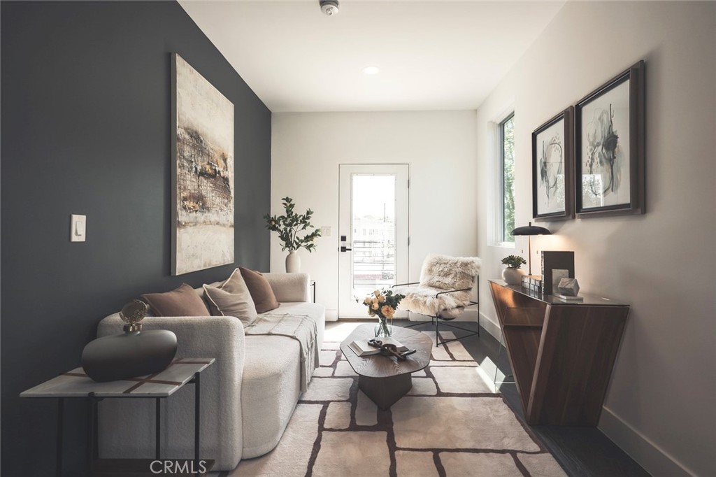 542 N Commonwealth