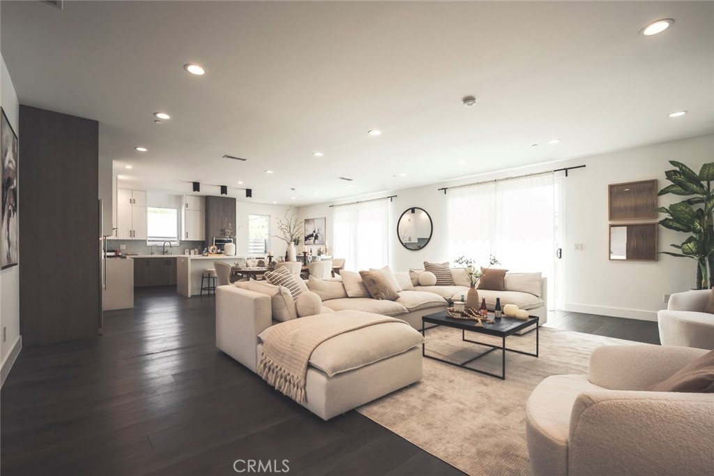 542 N Commonwealth