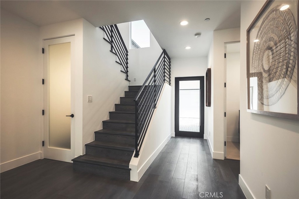 542 N Commonwealth