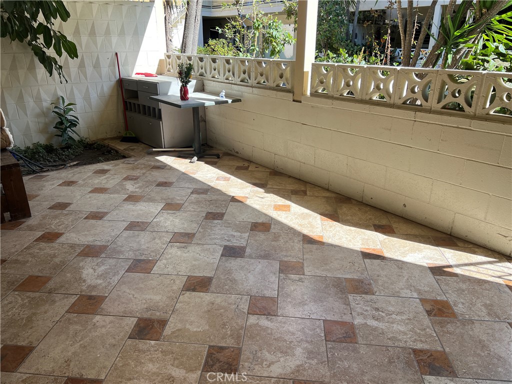 471 West Duarte Rd 110