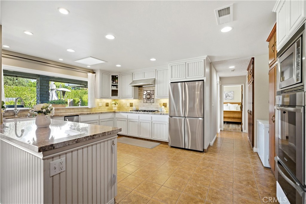 541 Rosemarie