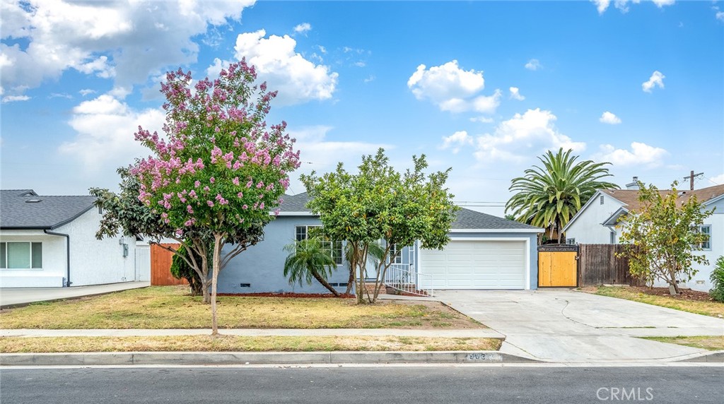 903 N Broadacres