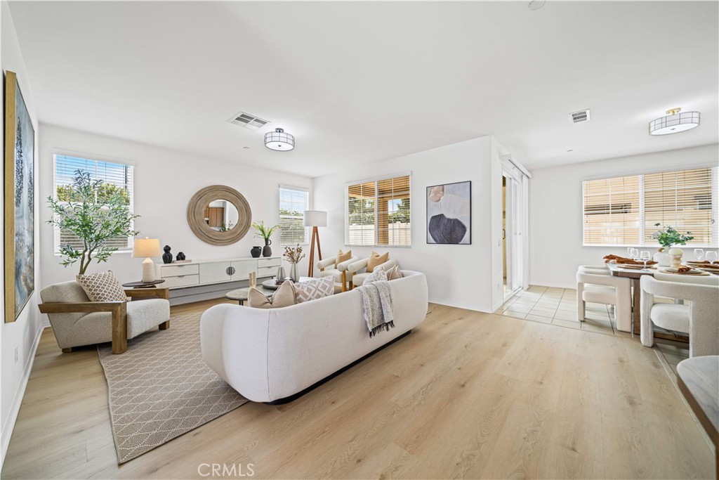 119 West Via Rua Flores