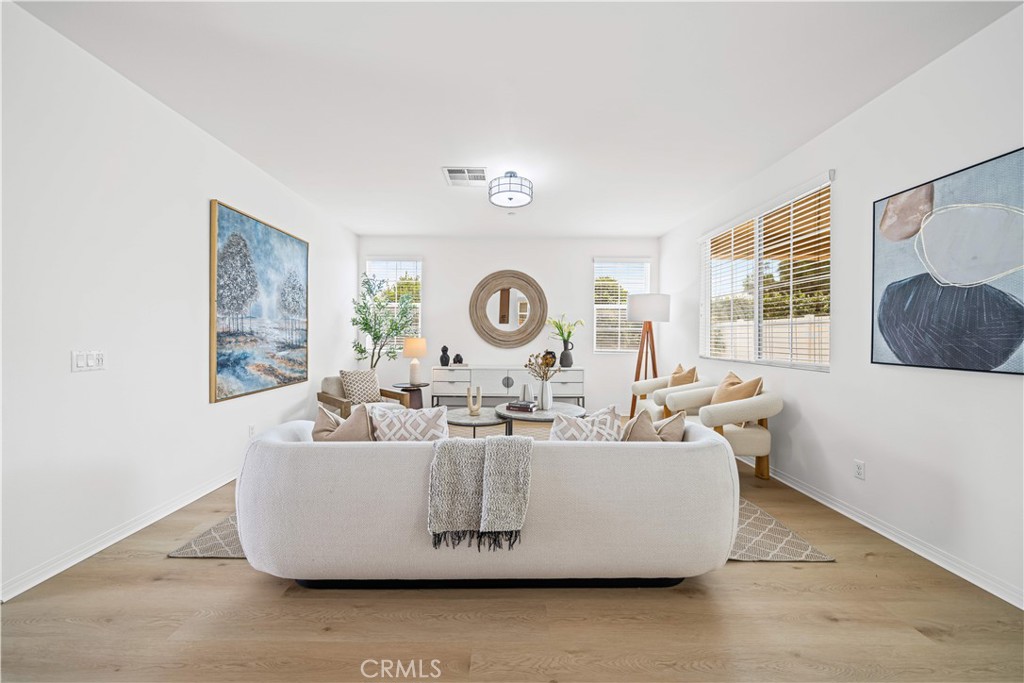 119 West Via Rua Flores