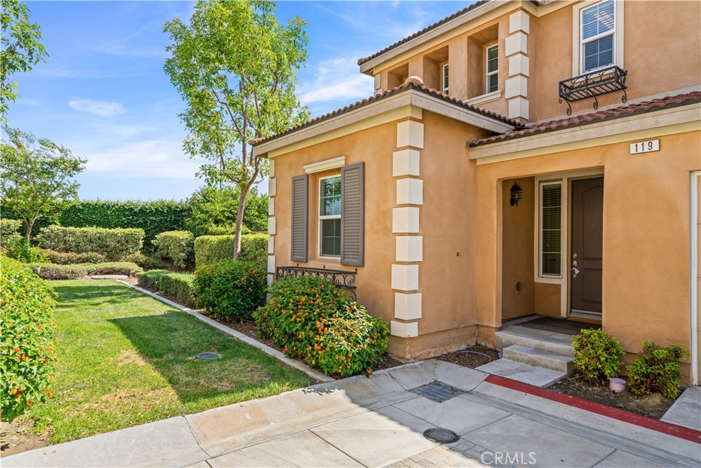 119 West Via Rua Flores