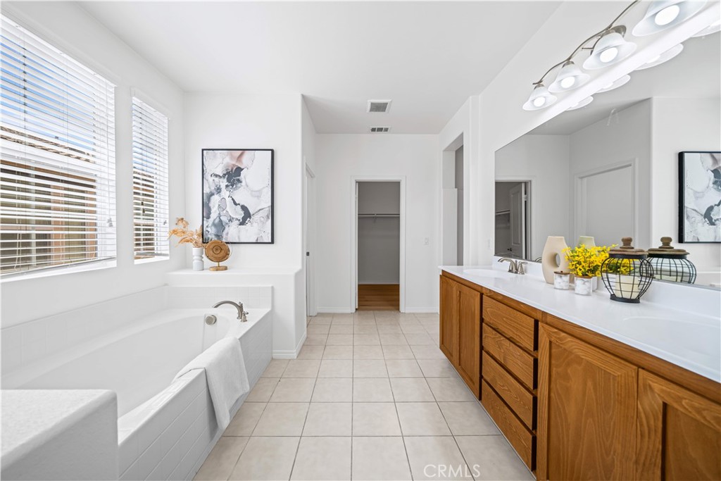 119 West Via Rua Flores