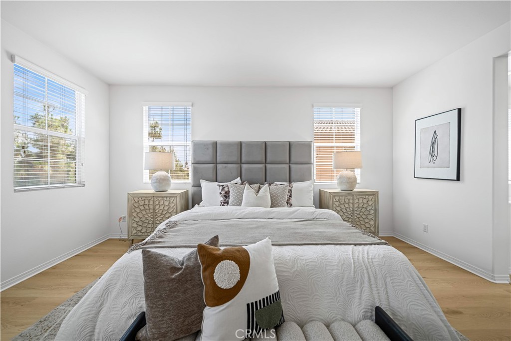 119 West Via Rua Flores