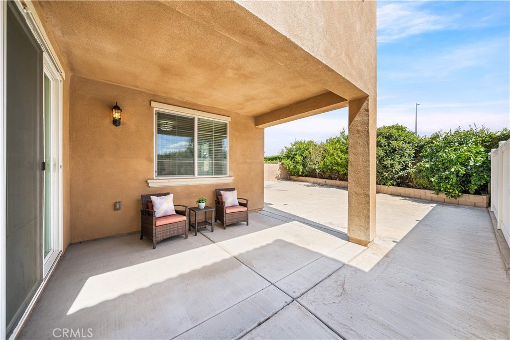 119 West Via Rua Flores