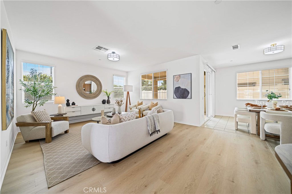 119 West Via Rua Flores