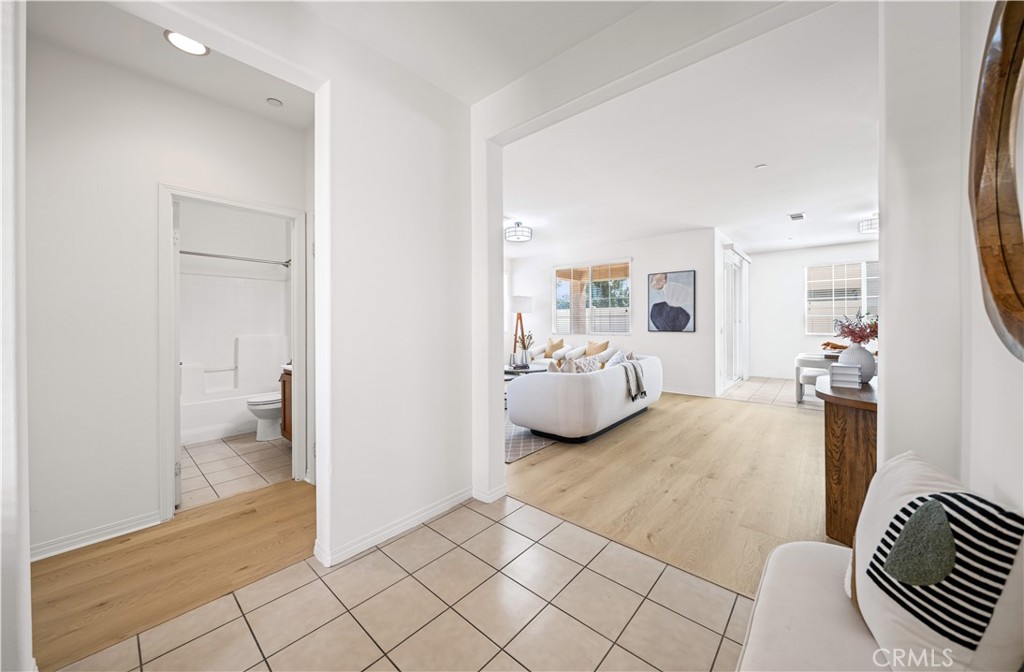 119 West Via Rua Flores