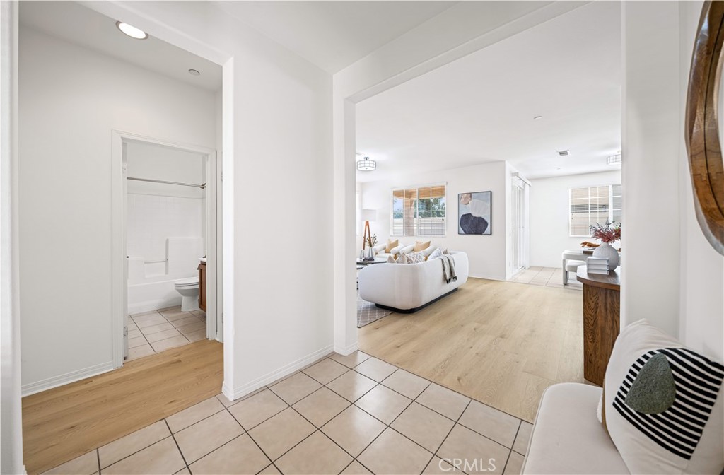 119 West Via Rua Flores