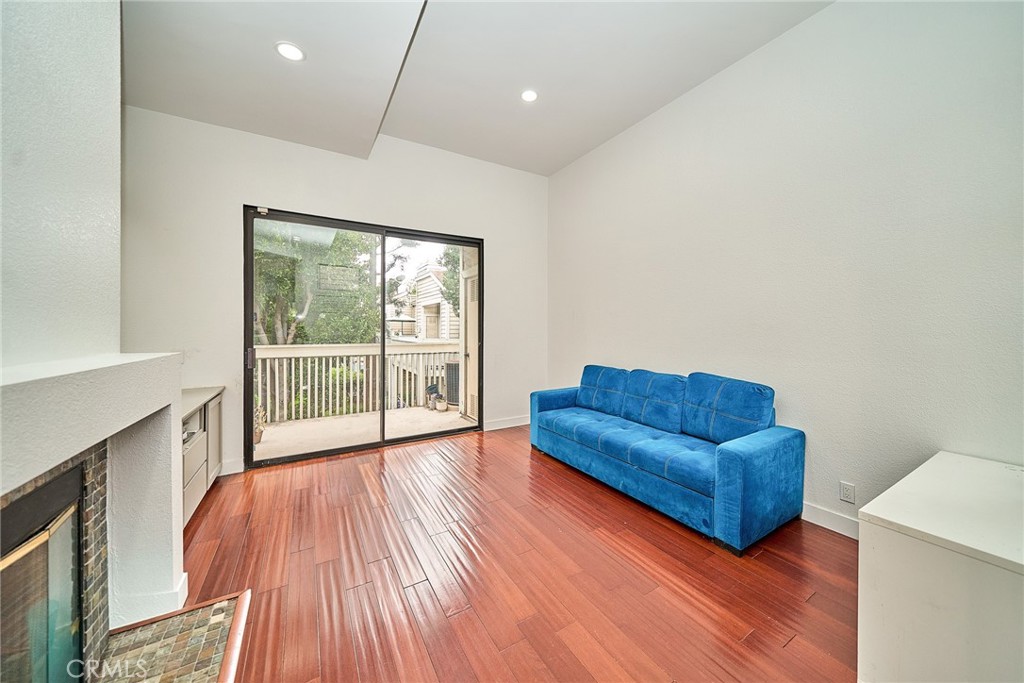 4900 N Grand 306