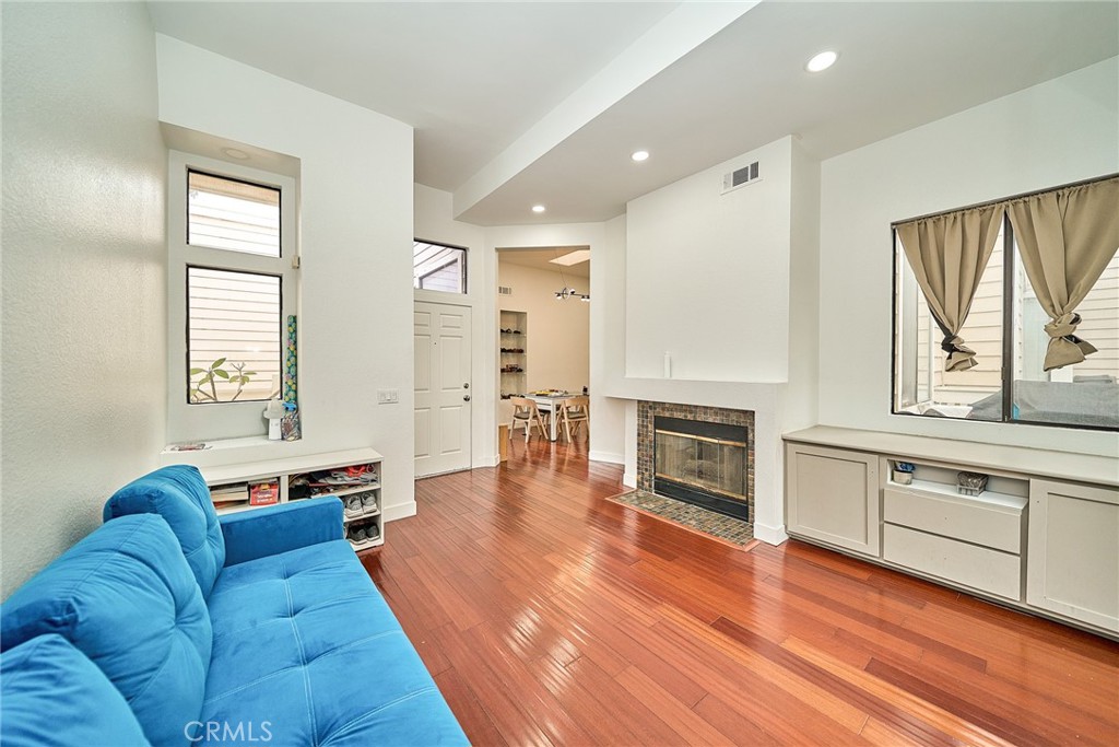 4900 N Grand 306