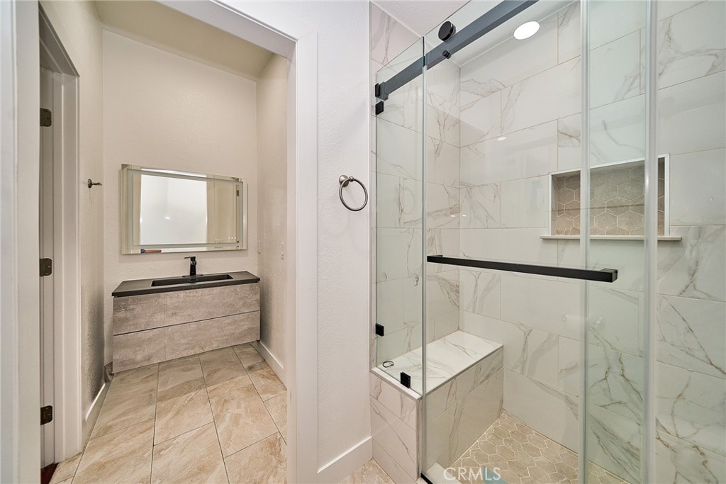 4900 N Grand 306