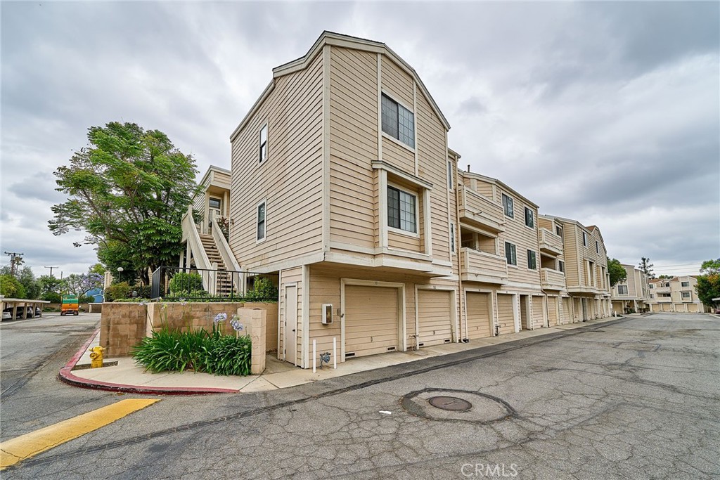 4900 N Grand 306