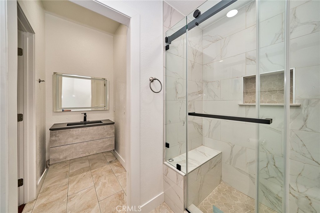 4900 N Grand 306