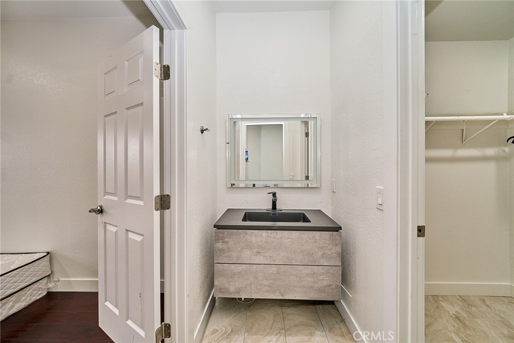 4900 N Grand 306